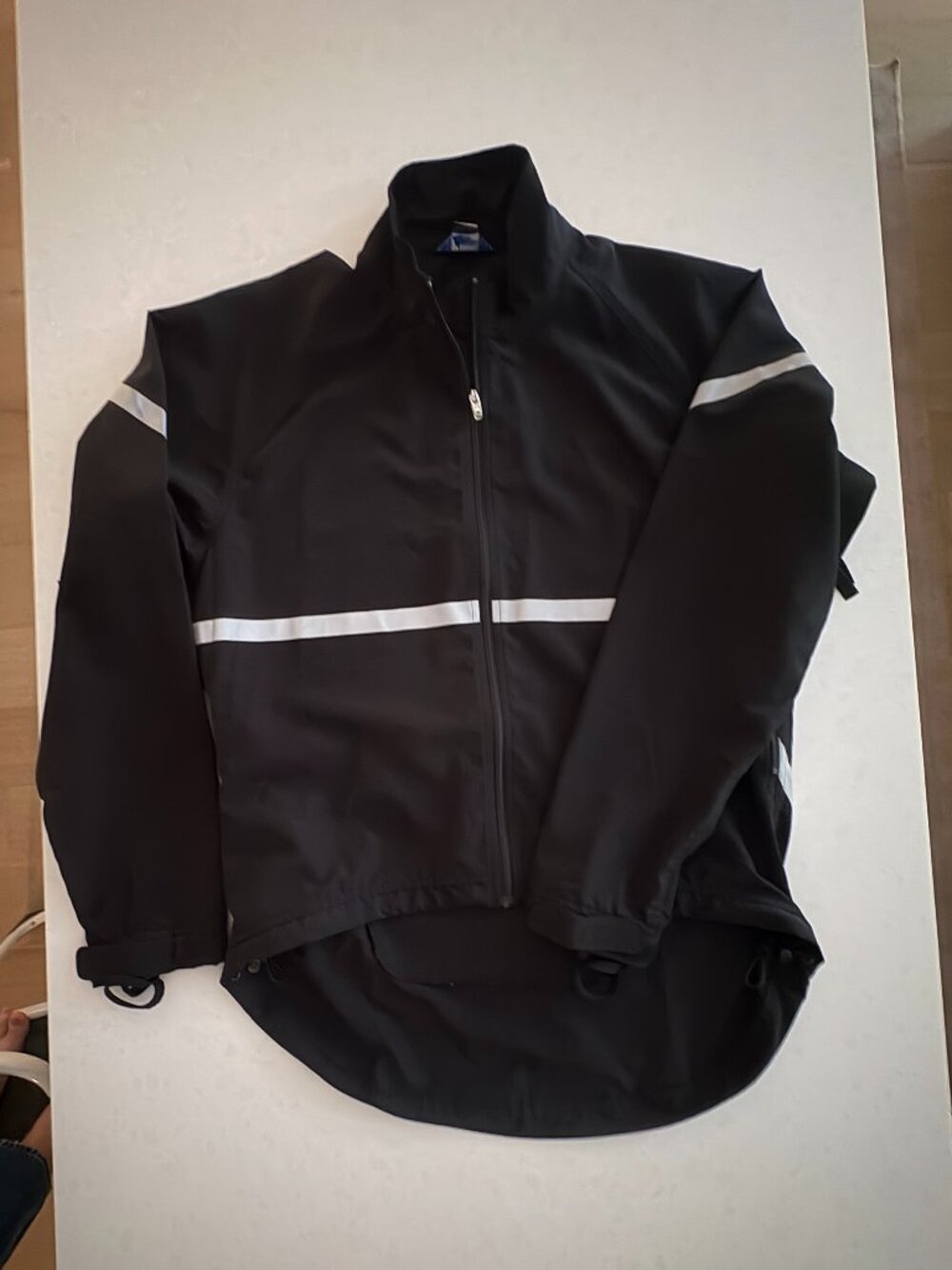 MEC Black Softshell Jacket – Women's Lightweight Runner Zip Front Jacket